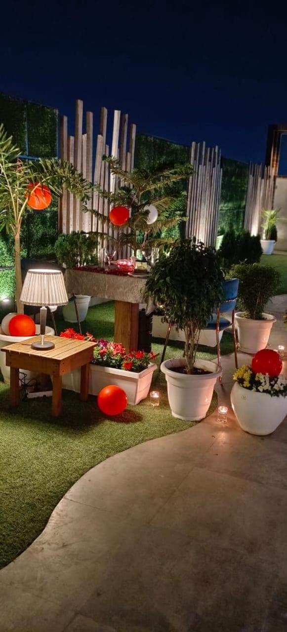 Prime Land Hotel Варанаси Екстериор снимка